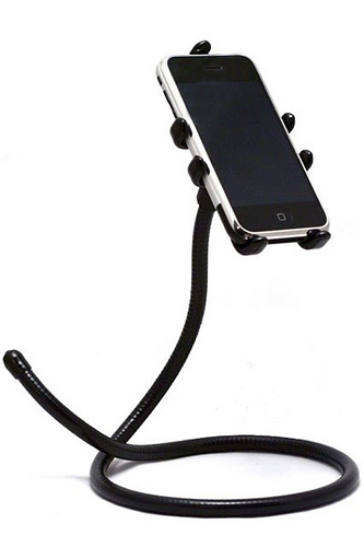 Illustration for article titled Naja King Stand a Flexible Friend for iPhone and iPod Touch